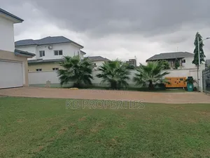 6bdrm House in Kb Properties, Sakumono for rent