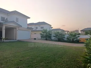 6bdrm House in Kb Properties, Sakumono for rent