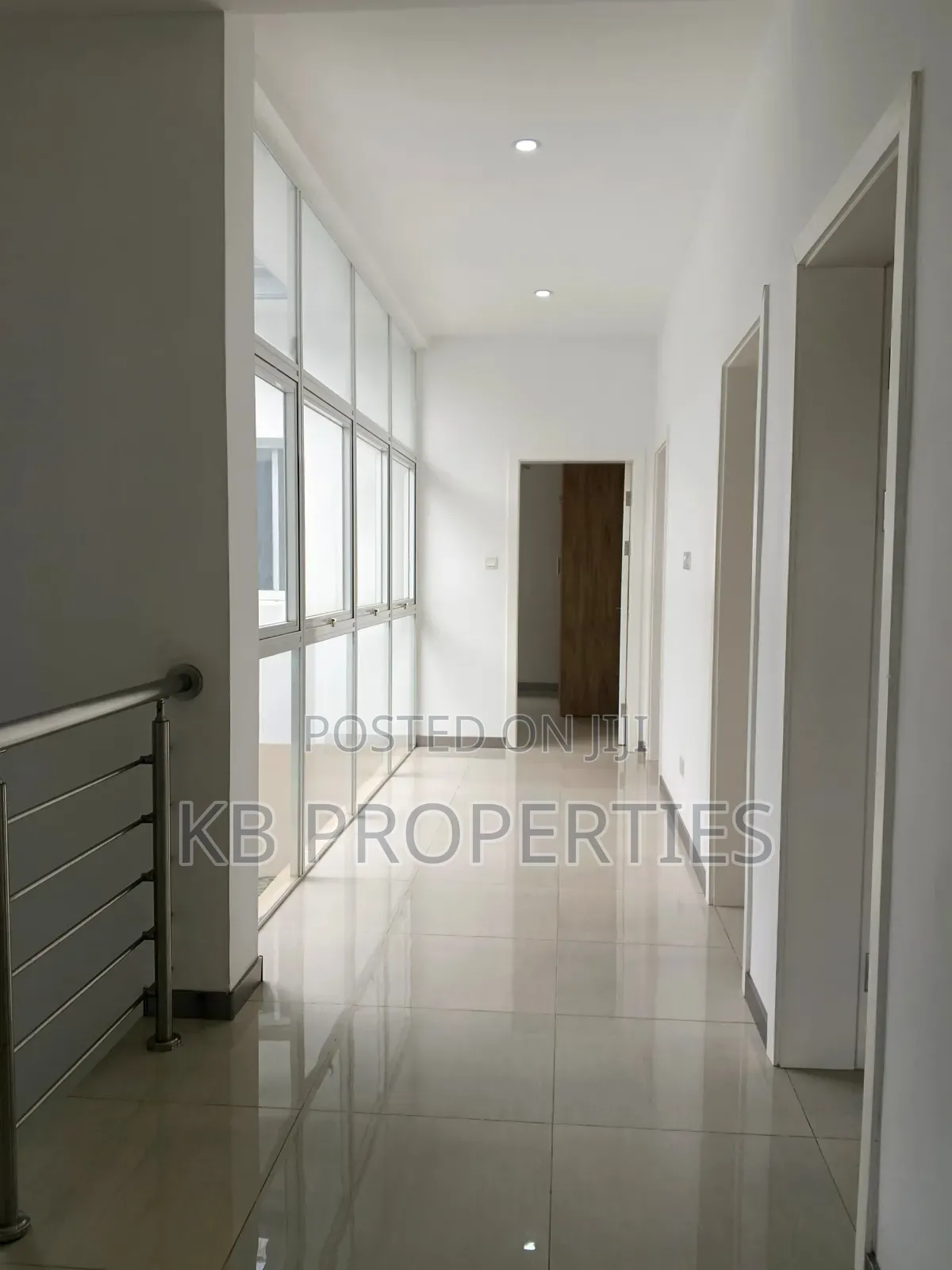 6bdrm House in Kb Properties, Sakumono for rent