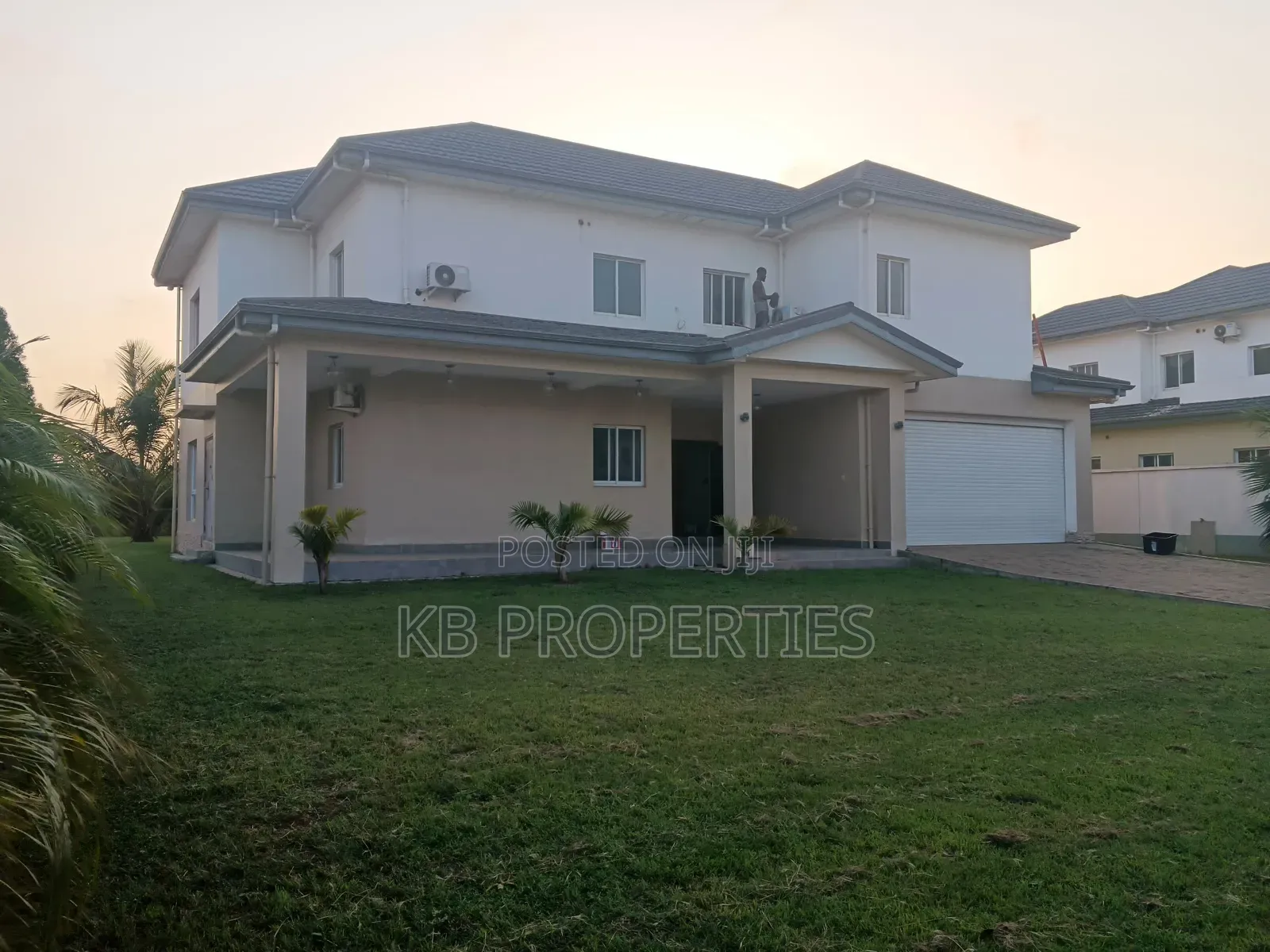 6bdrm House in Kb Properties, Sakumono for rent