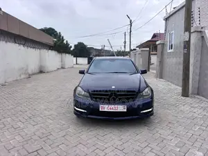 Mercedes-Benz C250 2014 Blue