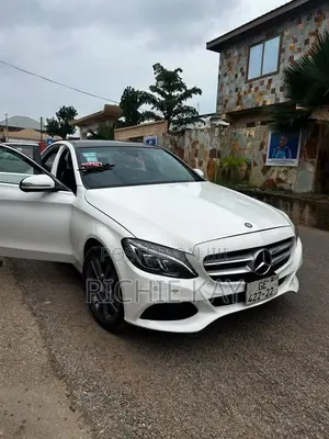 Mercedes-Benz C300 Base 4Matic Sedan AWD (2.0L 4cyl 7A) 2016 White