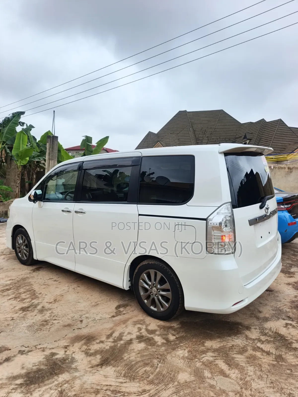 Toyota Voxy 2013 White