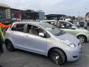 Toyota Vitz 1.0 FWD 3dr 2010 Silver