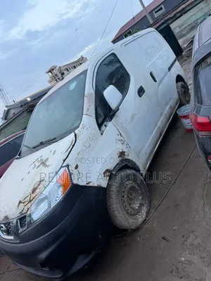 Nissan NV1500 2015 White