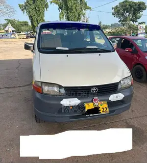 Toyota HiAce 2009 White
