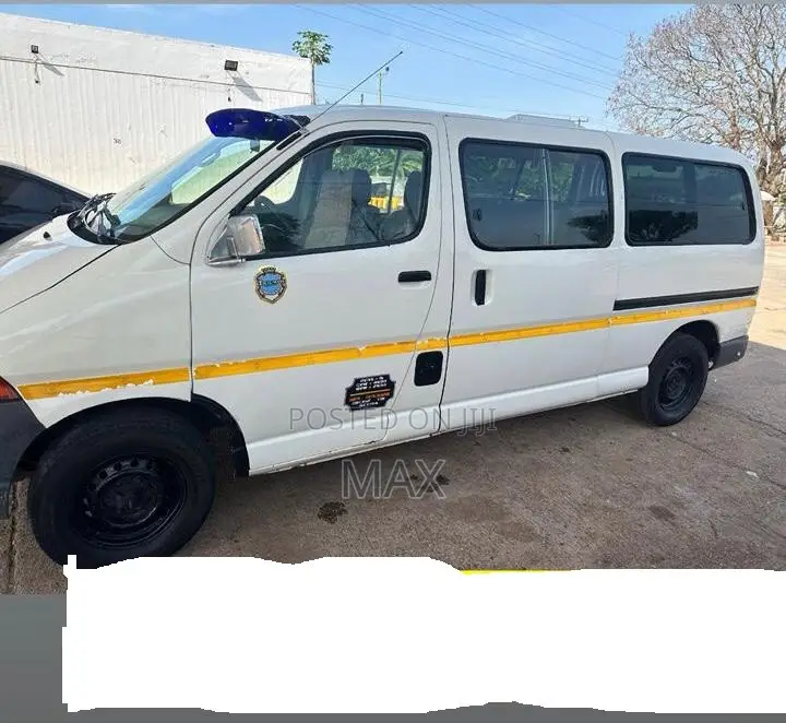 Toyota HiAce 2009 White