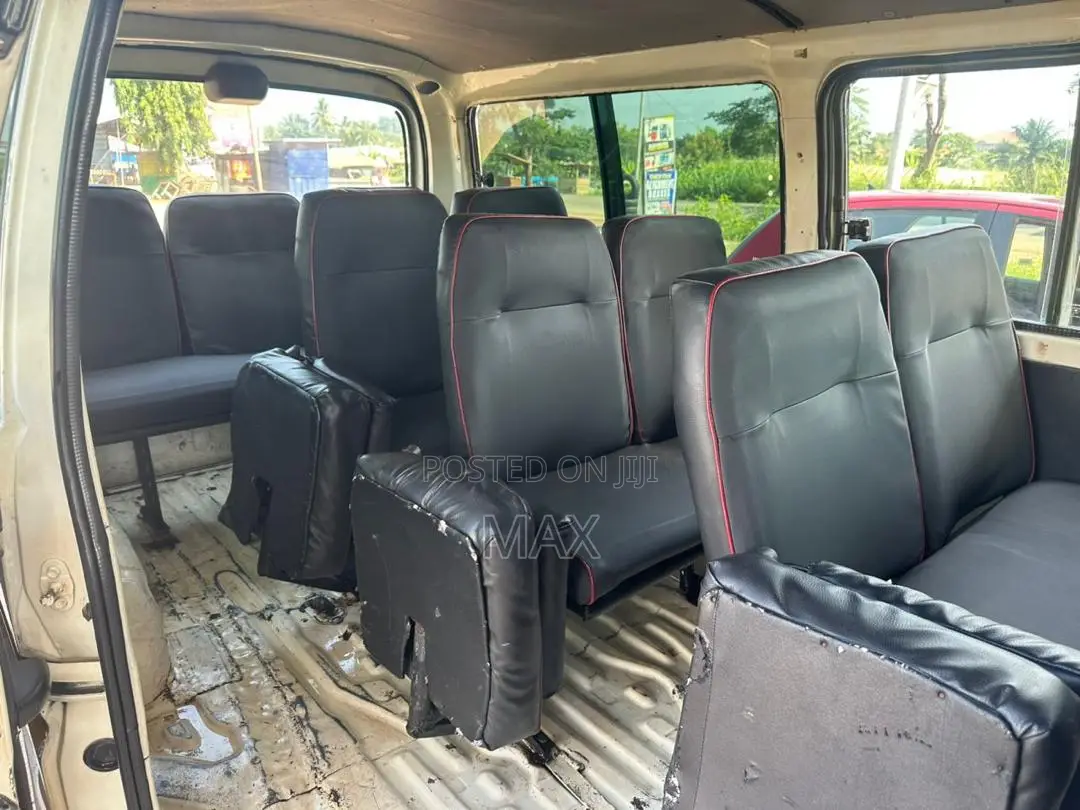 Toyota HiAce 2009 White
