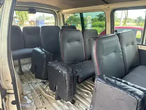 Toyota HiAce 2009 White