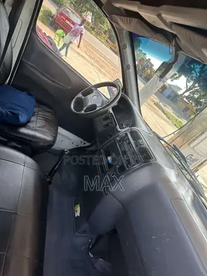 Toyota HiAce 2009 White