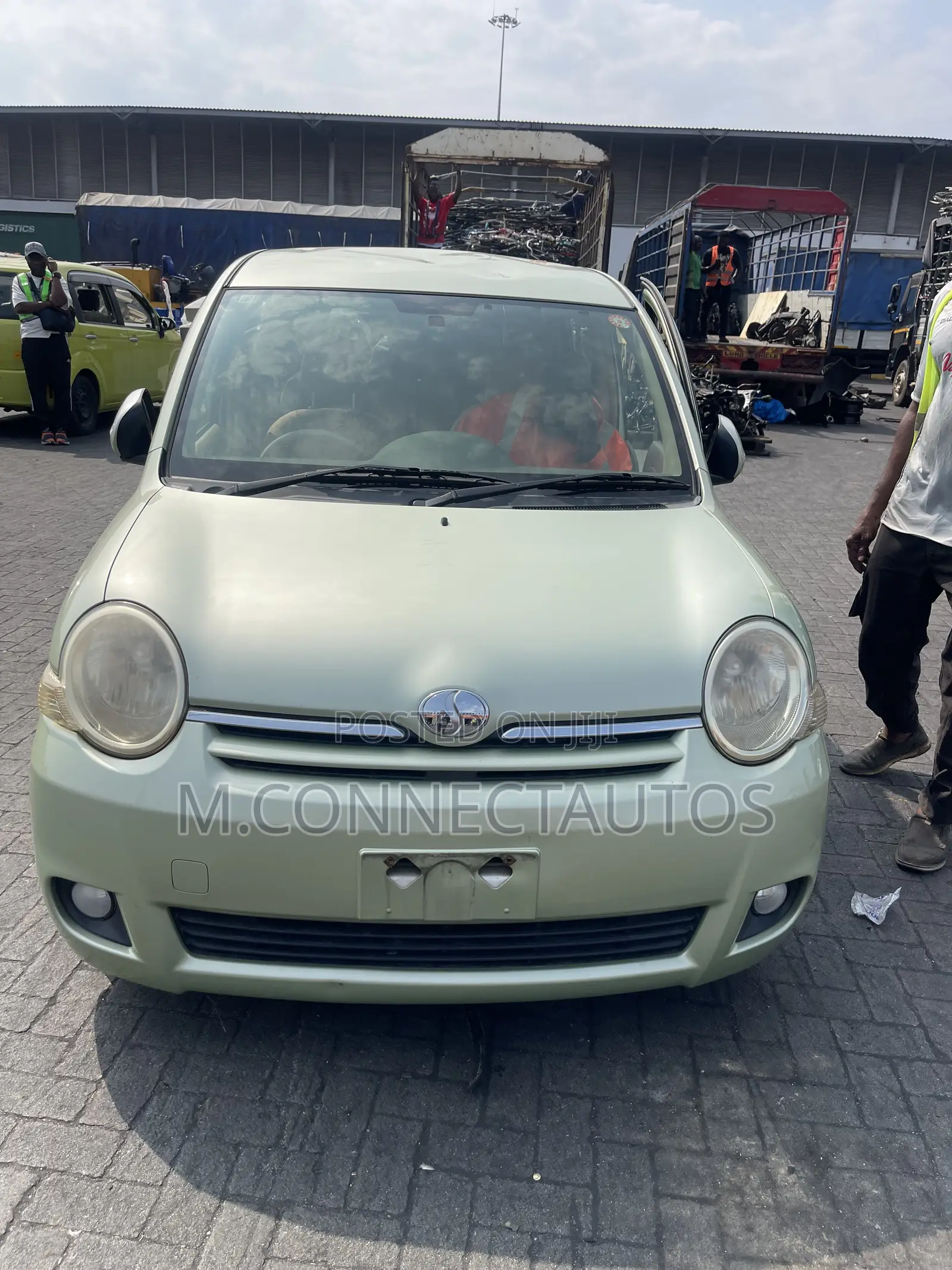 Toyota Sienta 1.5 AWD 2010 Green