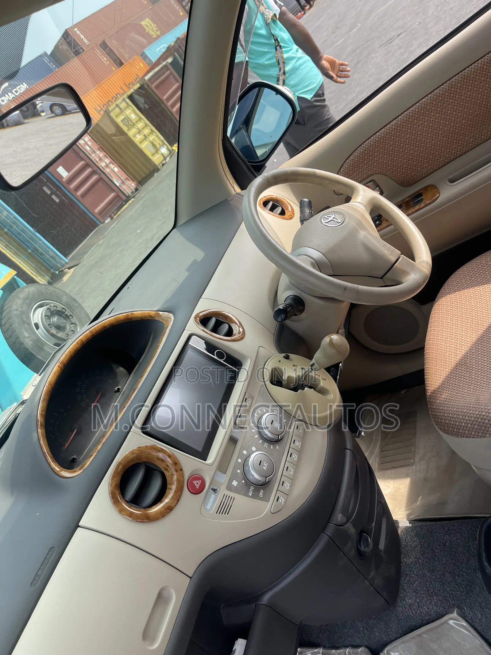 Toyota Sienta 1.5 AWD 2010 Green