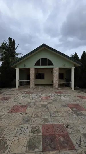 4bdrm Bungalow in Dzorwulu for rent