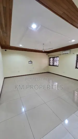 4bdrm Bungalow in Dzorwulu for rent
