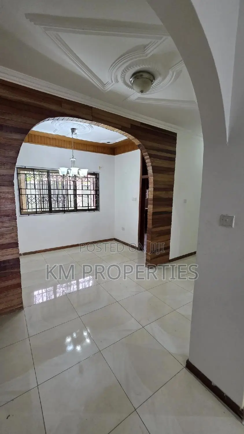 4bdrm Bungalow in Dzorwulu for rent