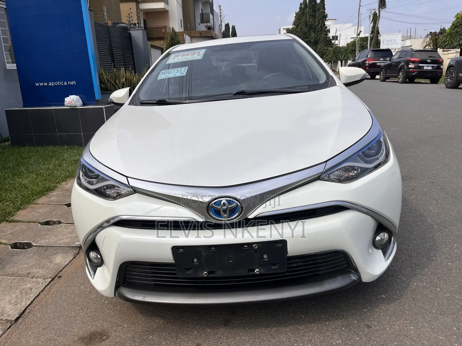 Toyota Corolla LE 2020 White