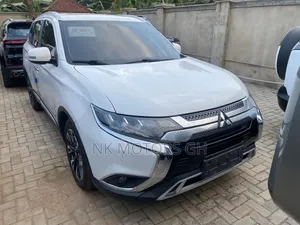 Mitsubishi Outlander SEL FWD 2019 White
