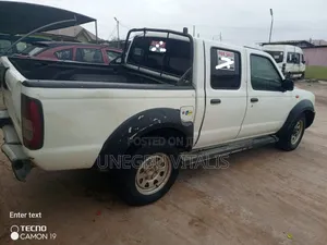 Nissan Hardbody 2009 White