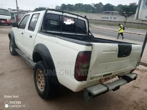 Nissan Hardbody 2009 White
