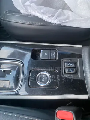 Mitsubishi Outlander SEL FWD 2019 White