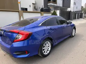 Honda Civic EX Hatchback 2019 Blue