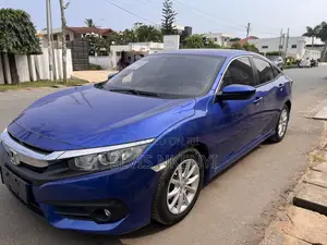 Honda Civic EX Hatchback 2019 Blue