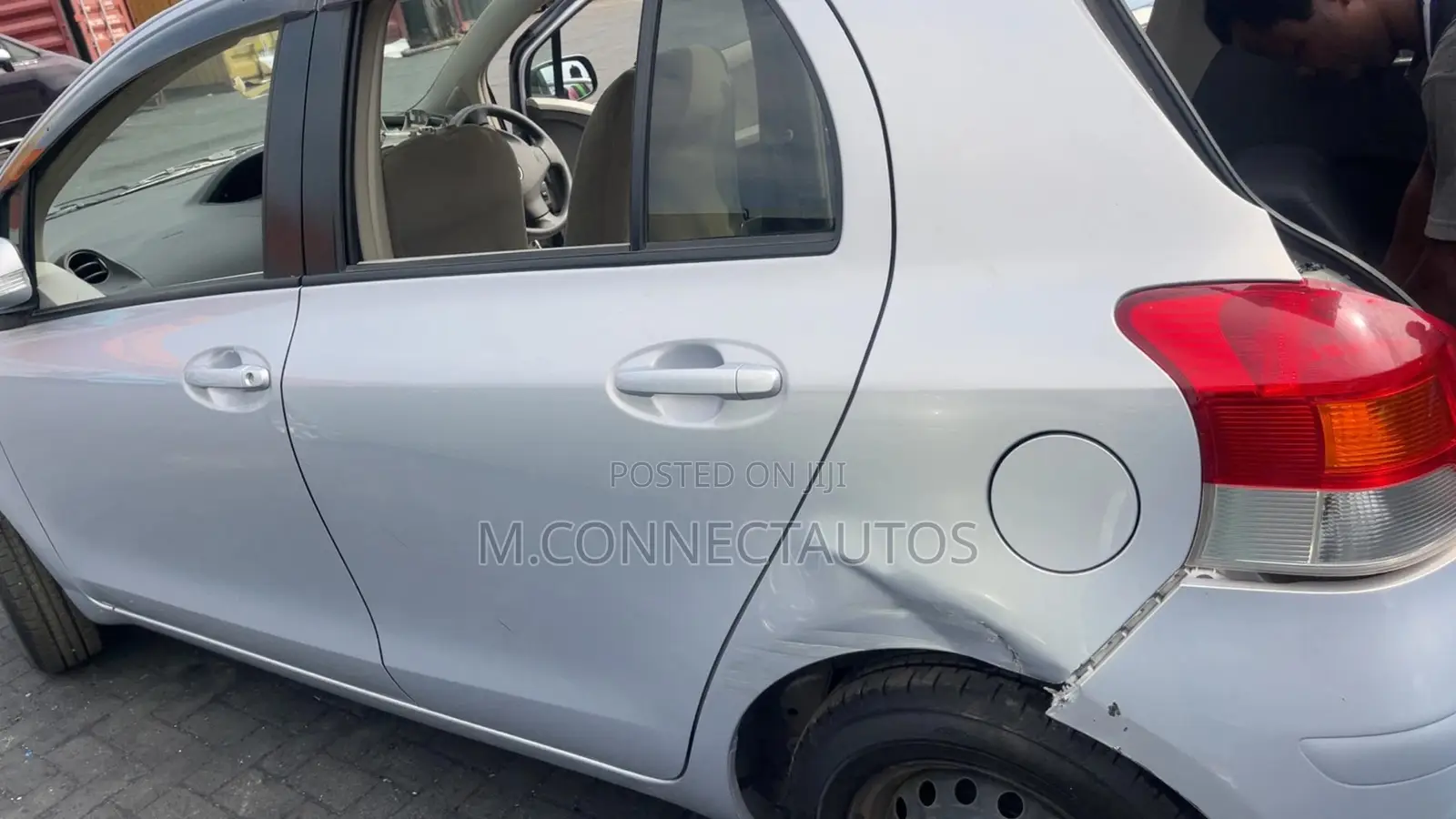 Toyota Vitz 1.0 FWD 3dr 2010 Silver
