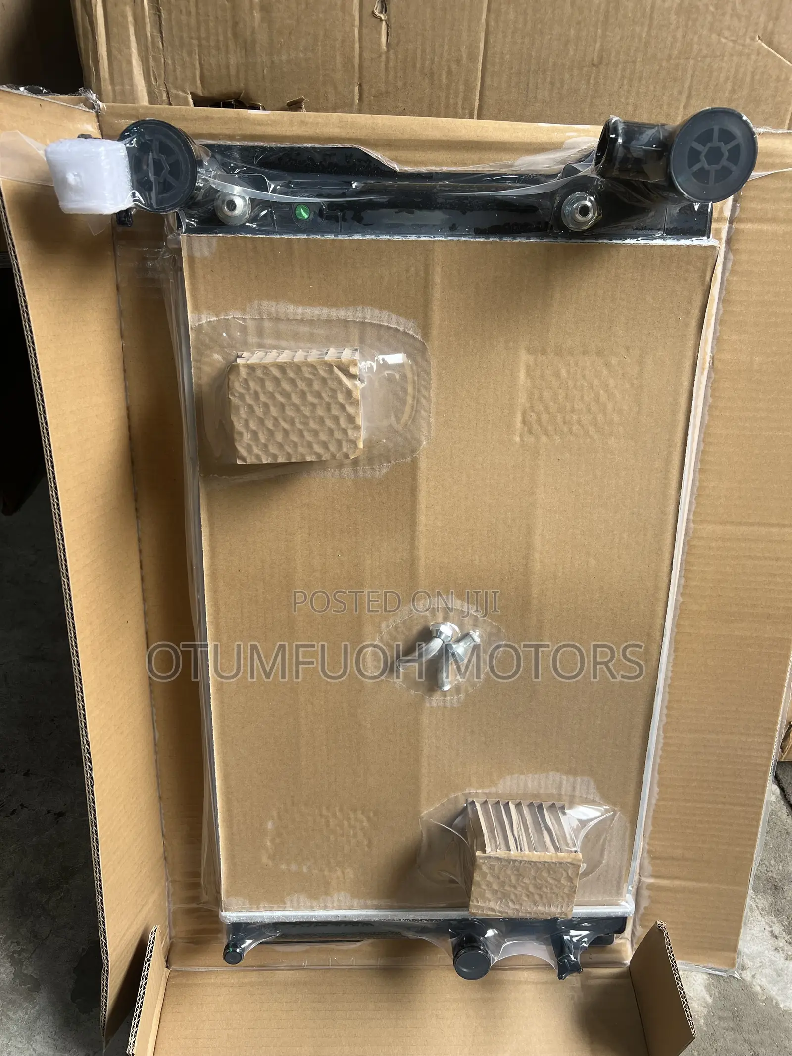 Toyota Corolla 2009 2010 2011 2012 2013 Radiator (Water Tank)