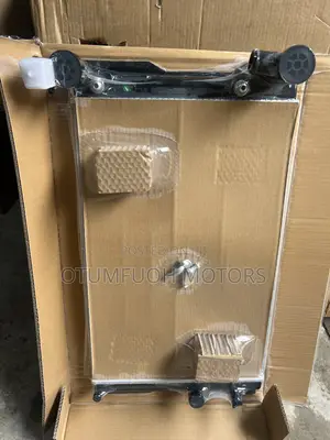 Toyota Corolla 2009 2010 2011 2012 2013 Radiator (Water Tank)