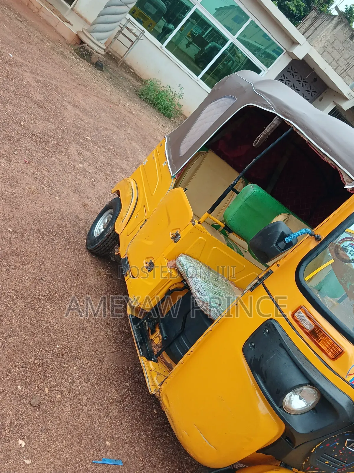 Bajaj RE 2025 Yellow