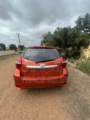 Toyota Yaris L Hatchback 5dr 2017 Red