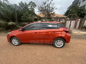 Toyota Yaris L Hatchback 5dr 2017 Red