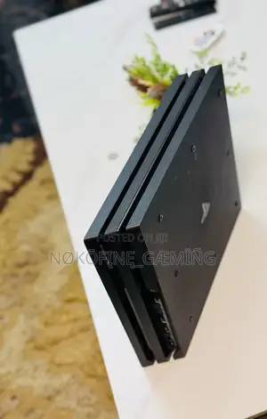 Ps4 Pro 500gb + 7 Online Games + 2 Controllers