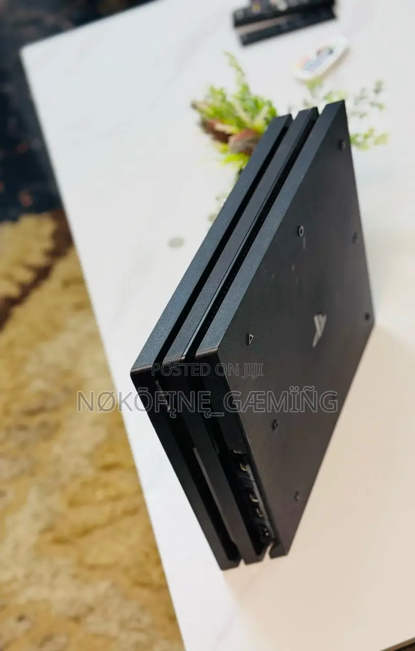 Ps4 Pro 500gb + 7 Online Games + 2 Controllers