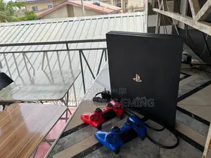 Ps4 Pro 500gb + 7 Online Games + 2 Controllers