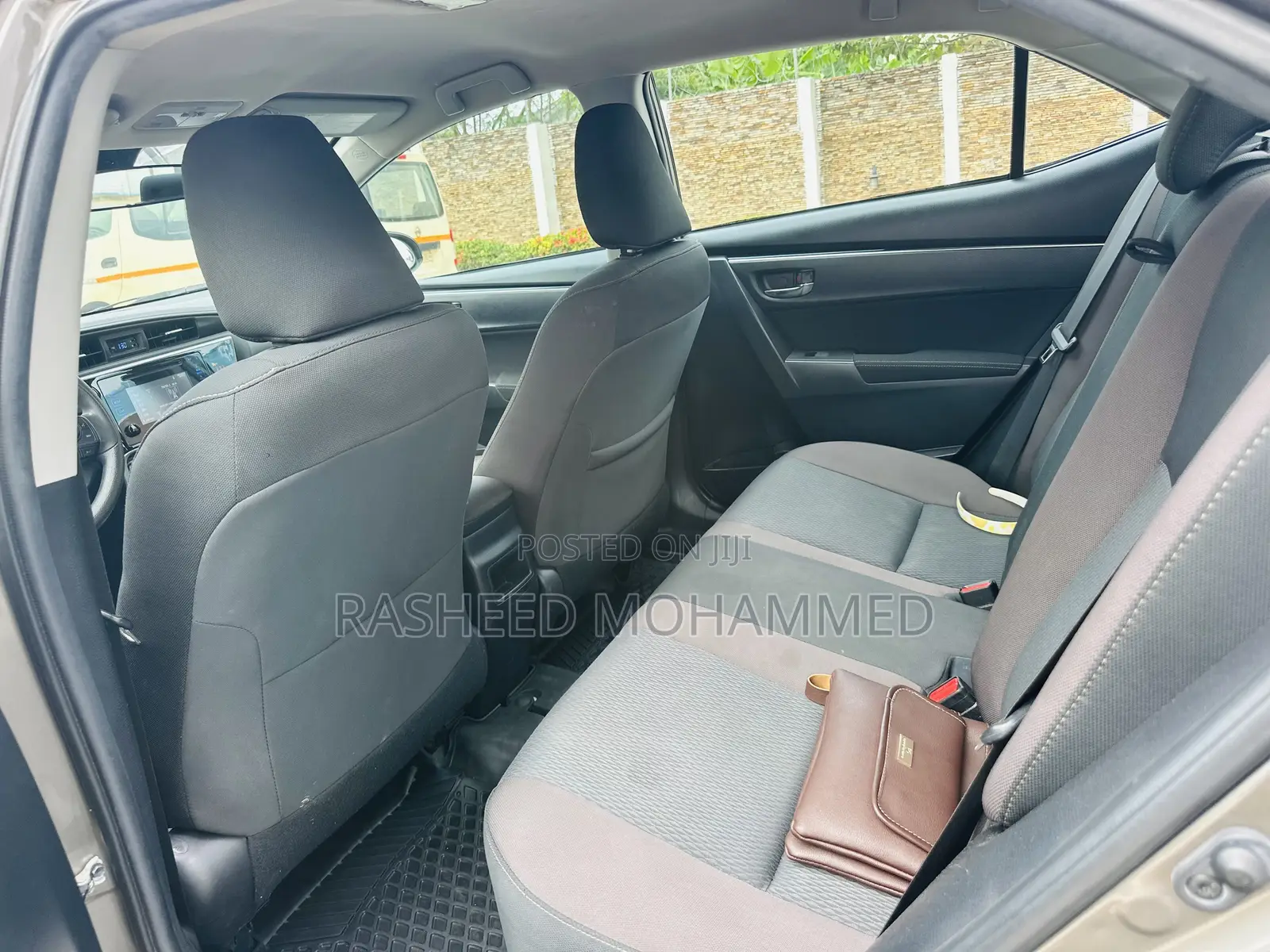 Toyota Corolla LE Eco (1.8L 4cyl 2A) 2019