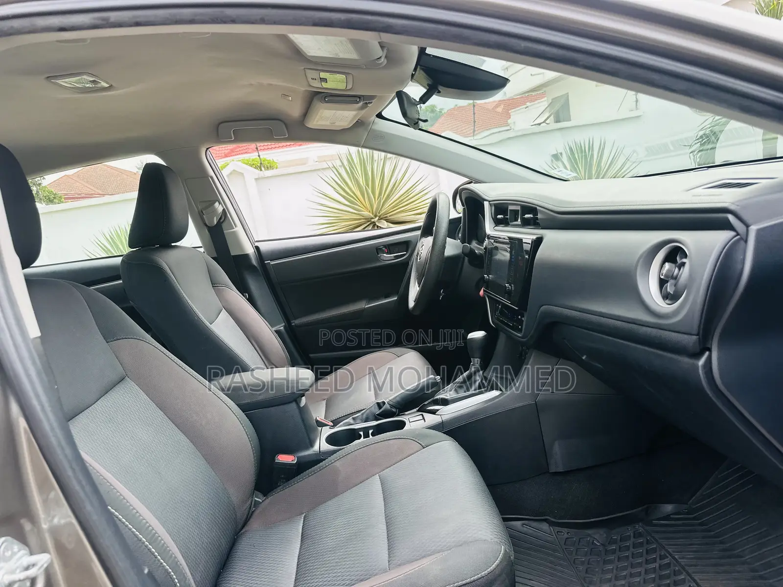 Toyota Corolla LE Eco (1.8L 4cyl 2A) 2019