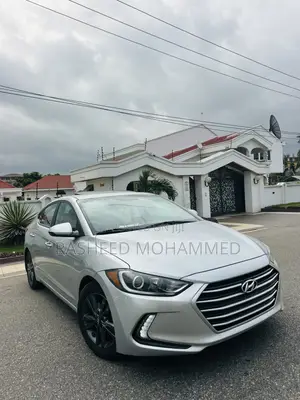 Hyundai Elantra Limited Sedan FWD (2.0L 4cyl 6A) 2017 Silver