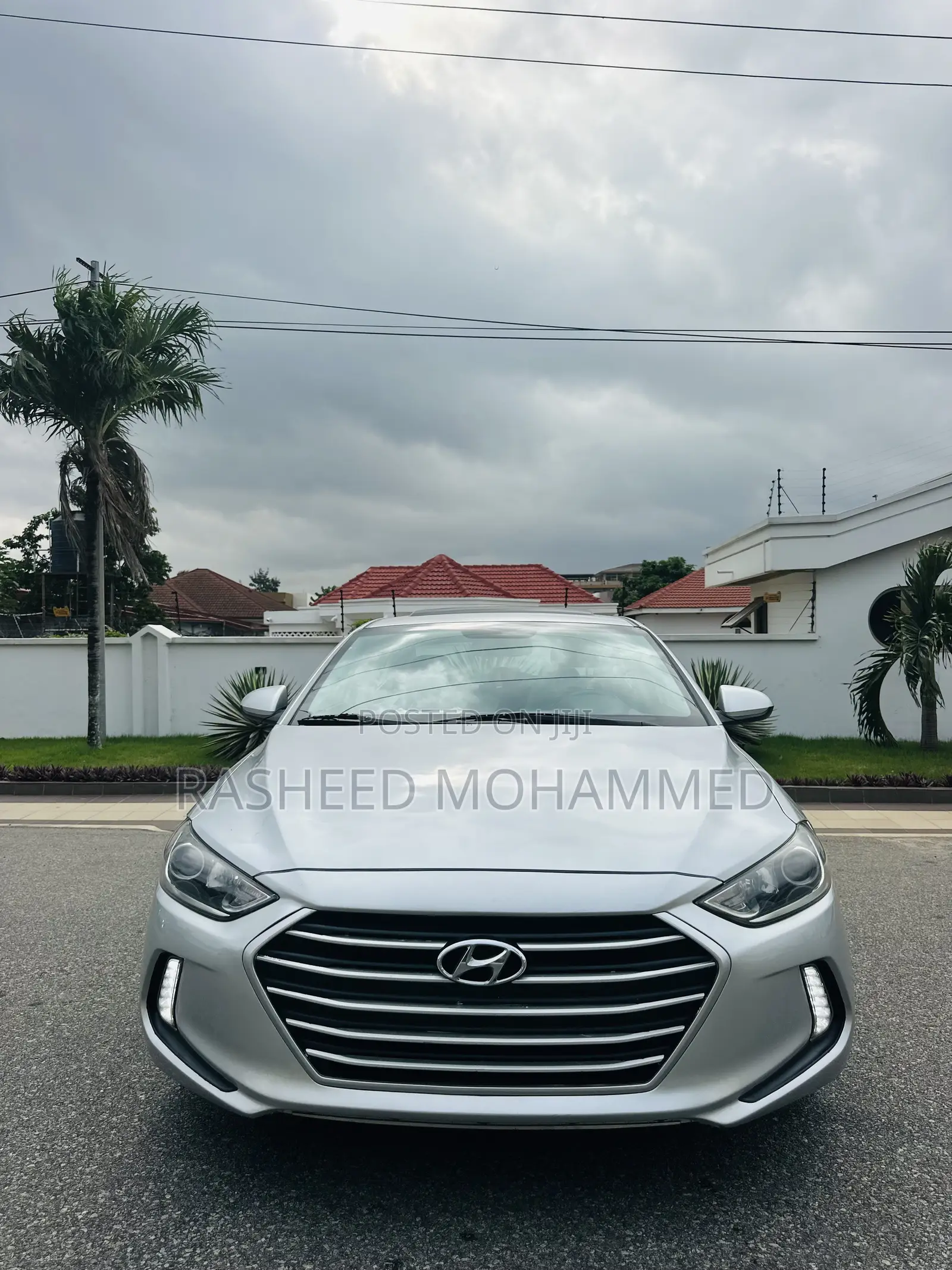 Hyundai Elantra Limited Sedan FWD (2.0L 4cyl 6A) 2017 Silver
