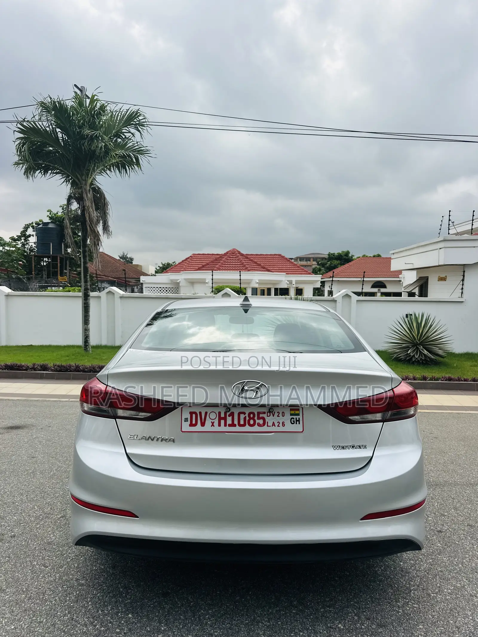 Hyundai Elantra Limited Sedan FWD (2.0L 4cyl 6A) 2017 Silver