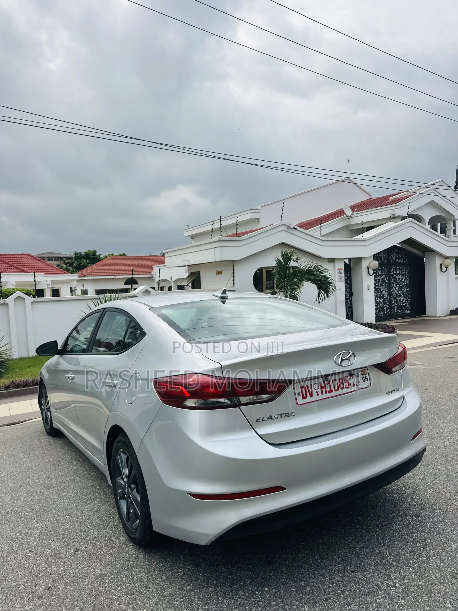 Hyundai Elantra Limited Sedan FWD (2.0L 4cyl 6A) 2017 Silver