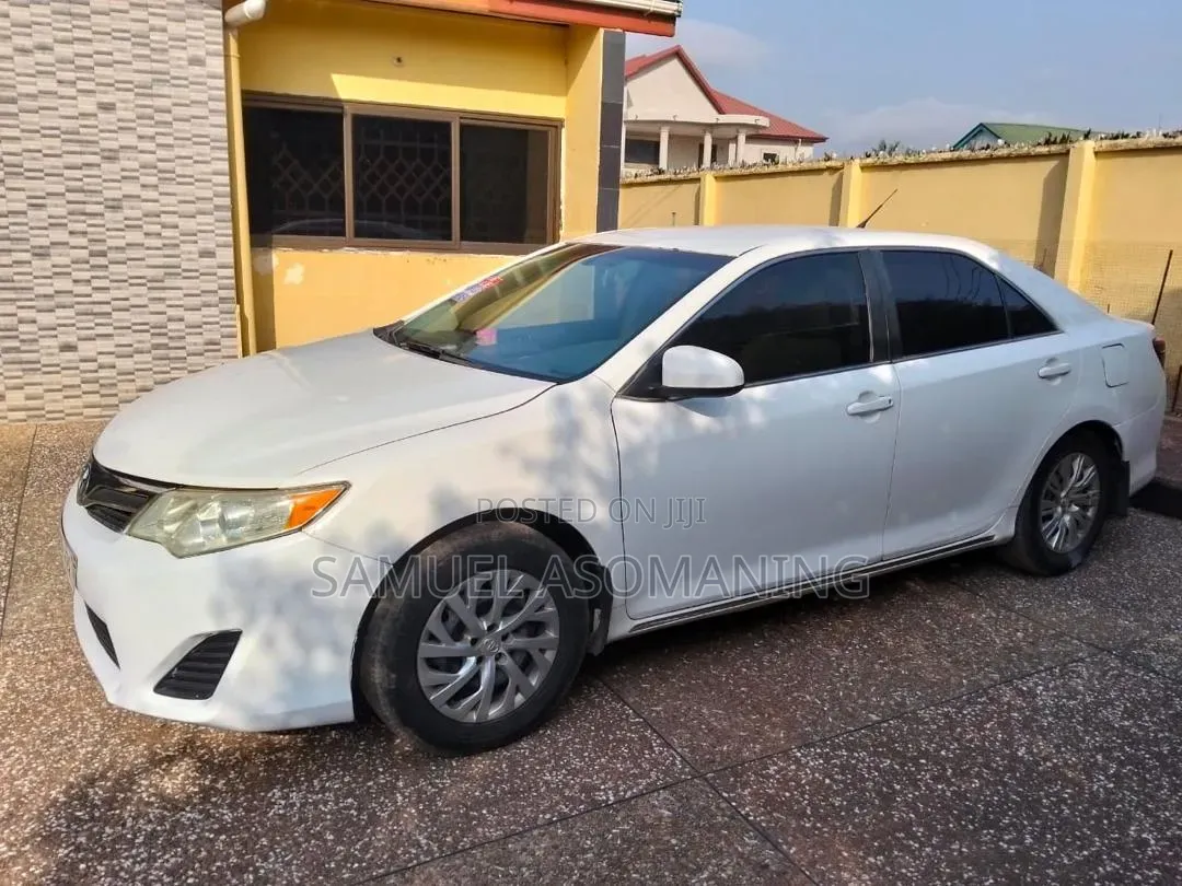 Toyota Camry LE 4dr Sedan (2.5L 4cyl 6A) 2013 White