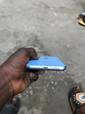 New Apple iPhone XR 64 GB Blue
