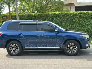 Toyota Highlander 2013 Blue