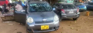 Toyota Sienta 1.5 FWD 2013 Gold