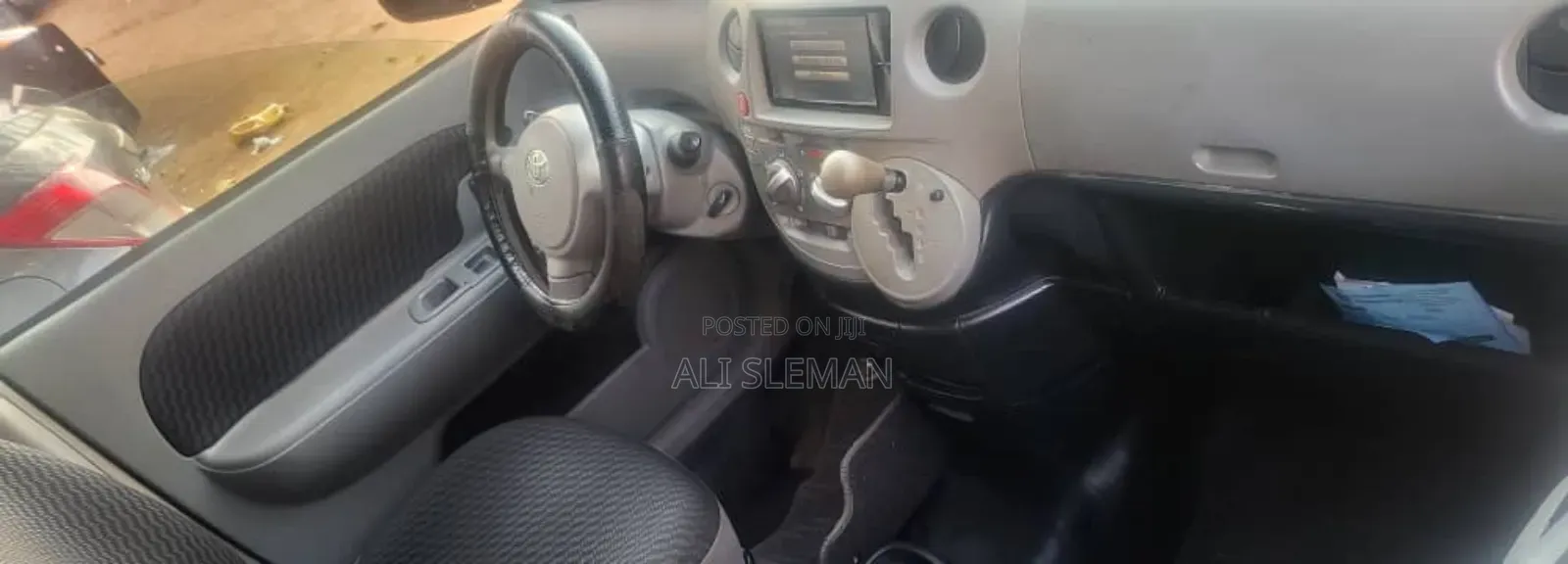 Toyota Sienta 1.5 FWD 2013 Gold