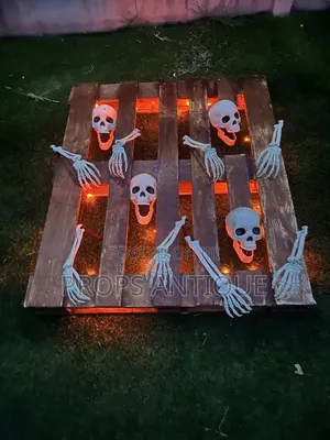 Halloween Props and Decor