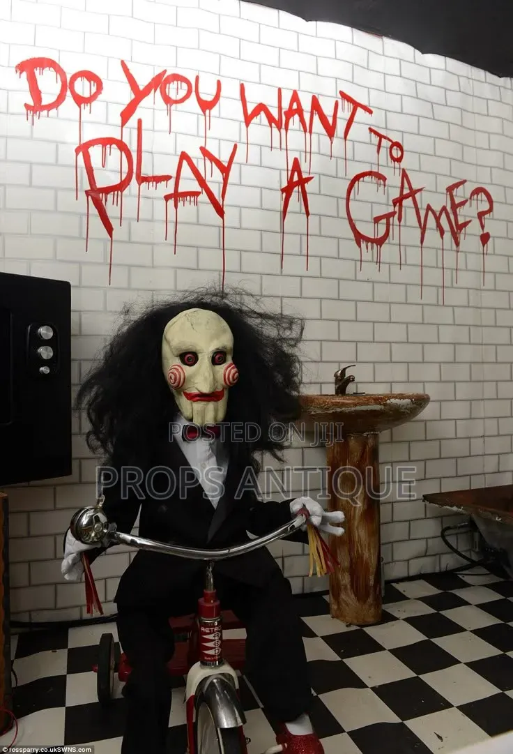 Halloween Props and Decor