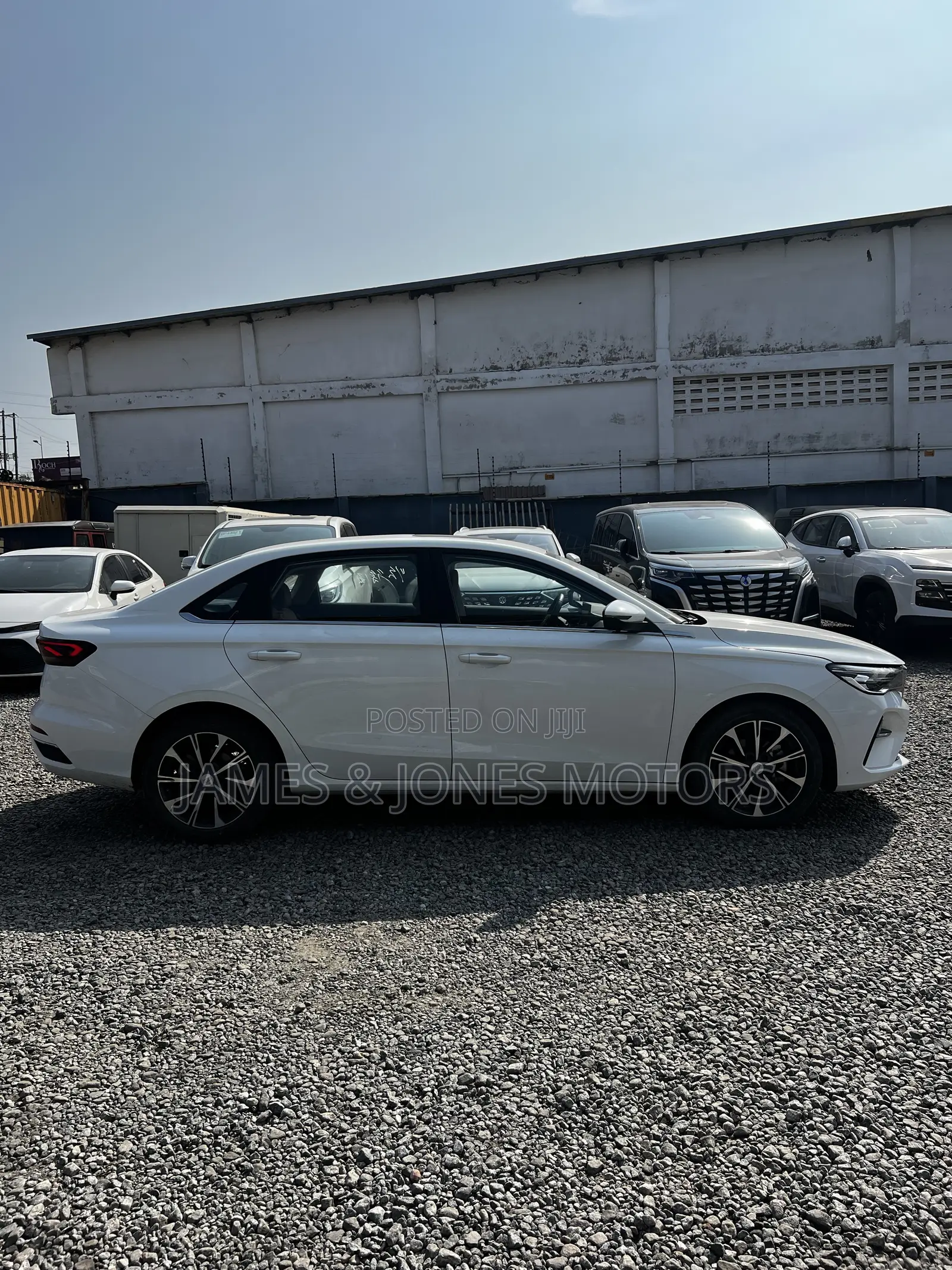 Geely Emgrand EC7 2025 White