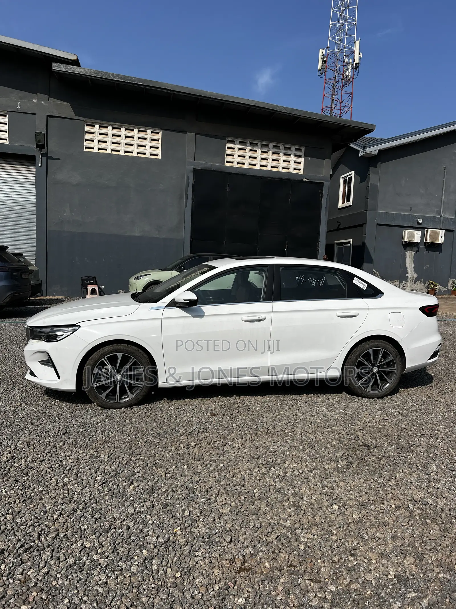 Geely Emgrand EC7 2025 White
